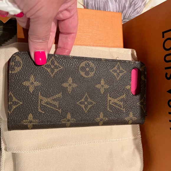 🩷🩷🔥Authentic Louis Vuitton IPhone 7 or 8 plus portfolio - Picture 5 of 12
